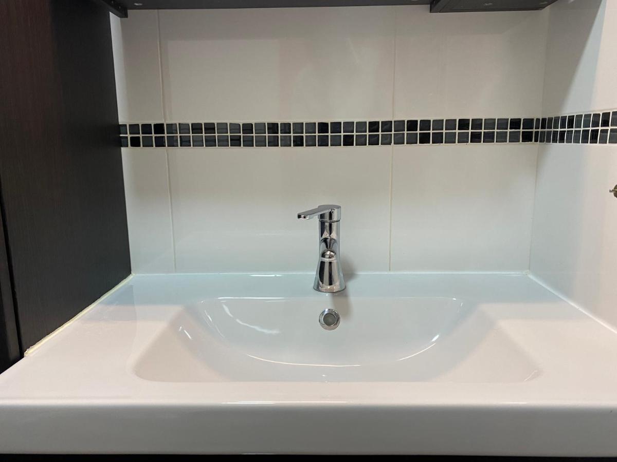 Entire New Apartment 20' From Barcelona Sabadell Ngoại thất bức ảnh