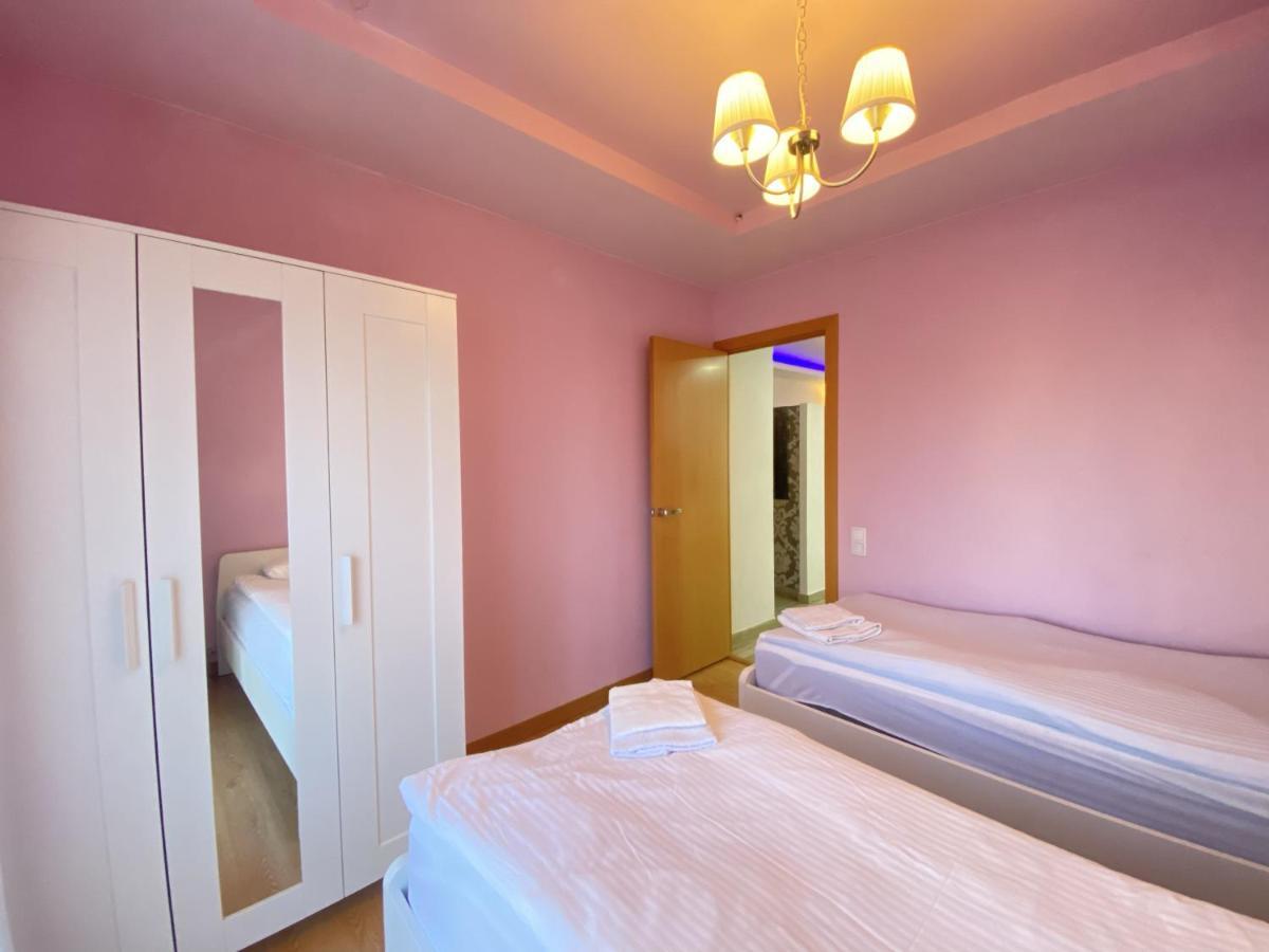 Entire New Apartment 20' From Barcelona Sabadell Ngoại thất bức ảnh